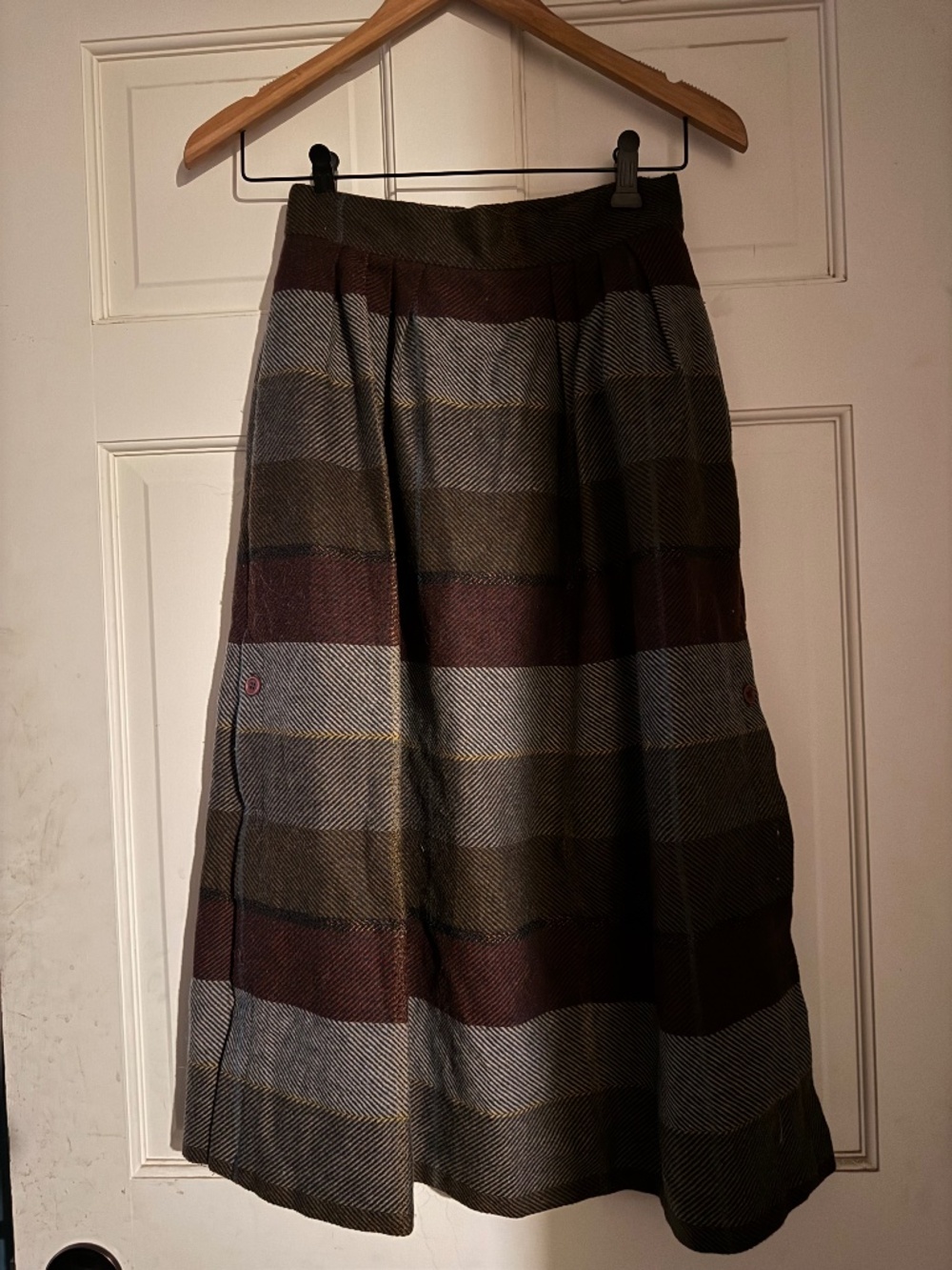 Vintage woolen skirt
